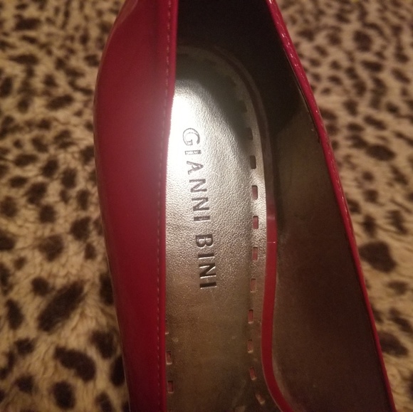 Gianni Bini Red Heels - Picture 3 of 6